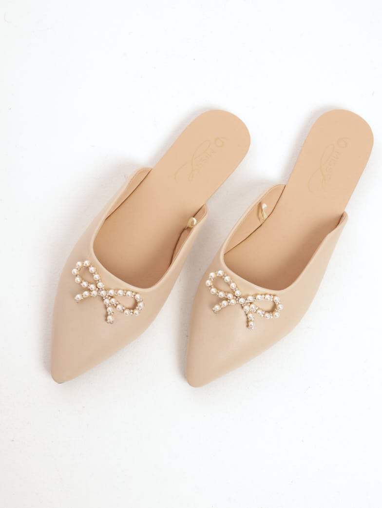 Ladies Pearl Bow Push-In Slingback Shoe - Natural