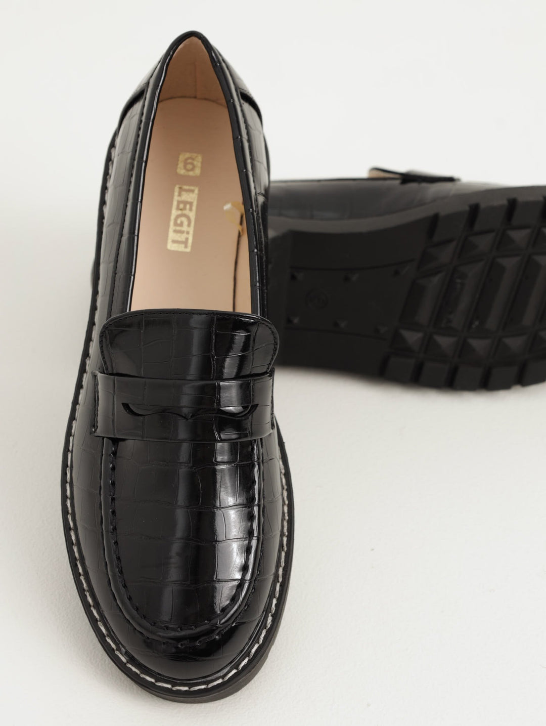 Ladies Chunky Loafer With Stitch Detail On Sole - Balck