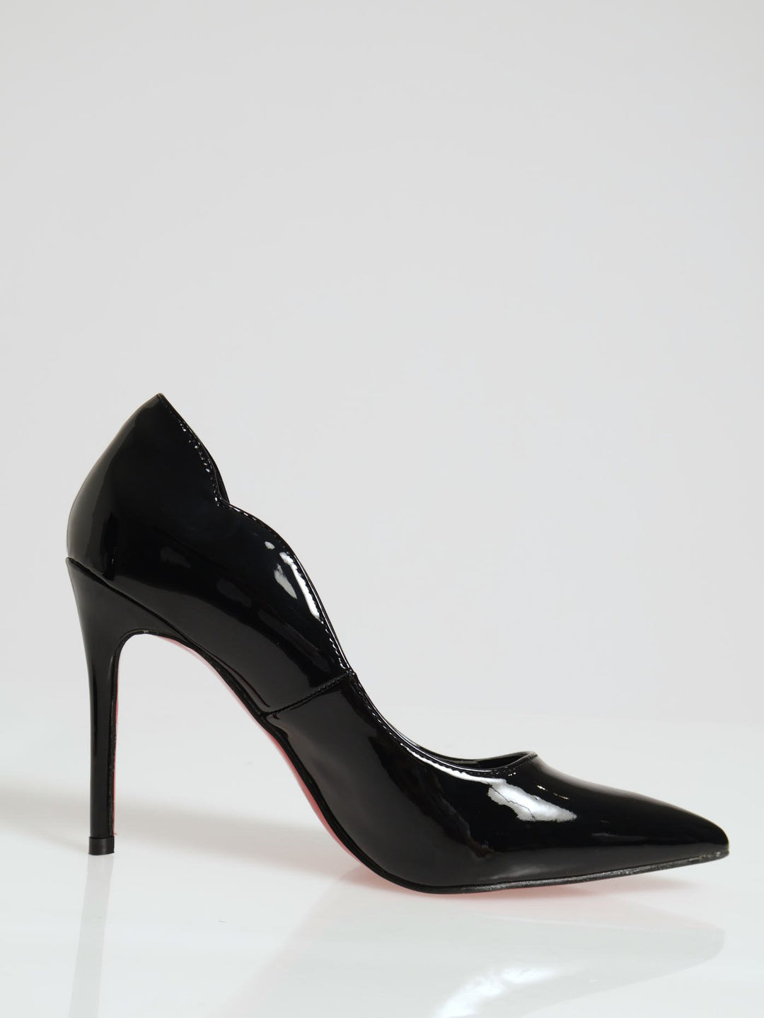 Lola Scallop Edge Court Heel - Black