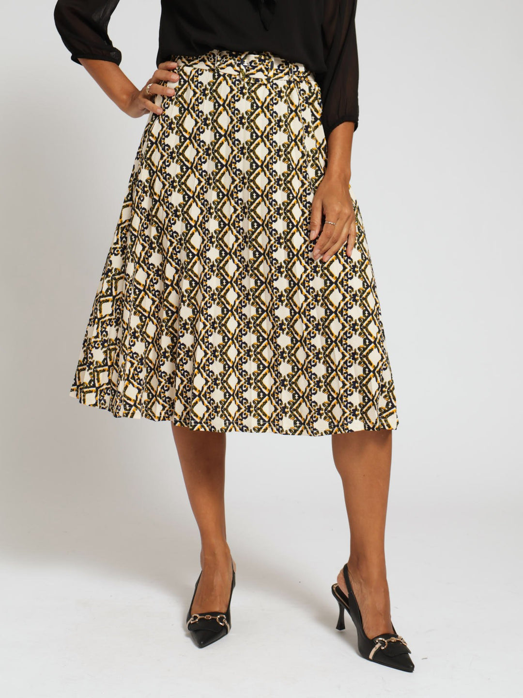 Pleated Skirt With Belt - Black