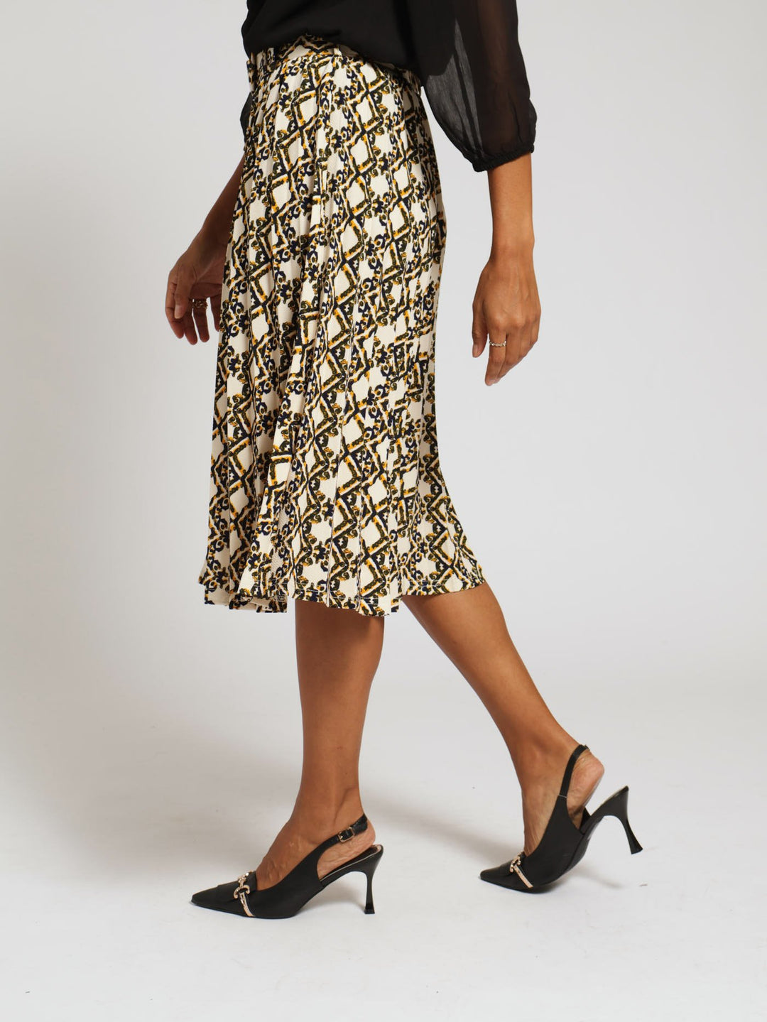 Pleated Skirt With Belt - Black