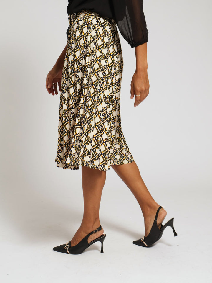 Pleated Skirt With Belt - Black