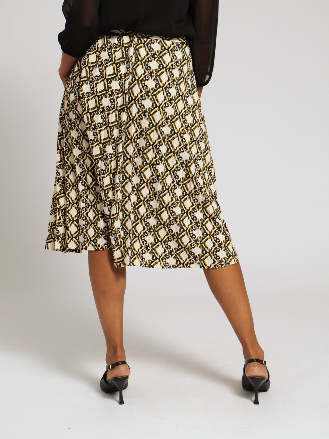 Pleated Skirt With Belt - Black