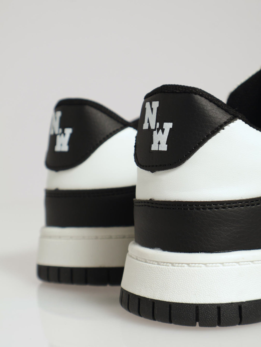 Boys Dunk Sneaker - White/Black