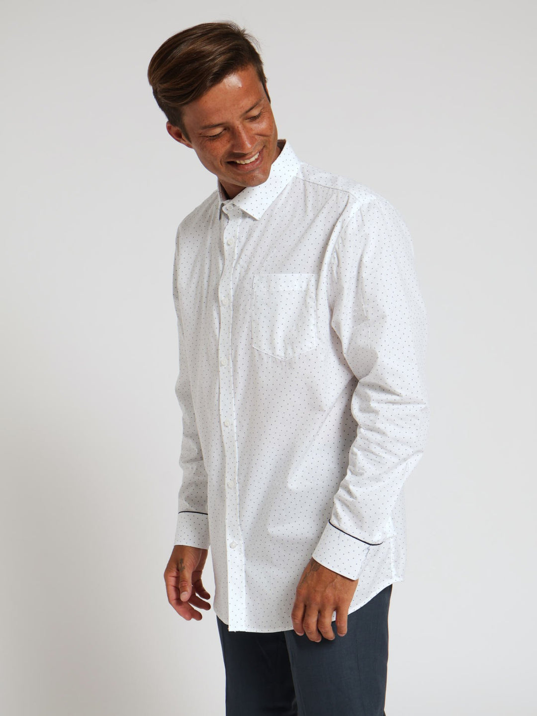 V Min Shirt - Navy/White