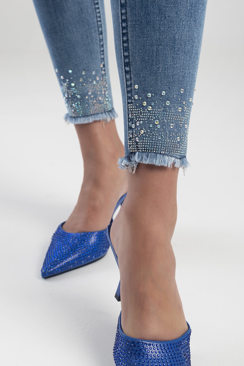 Ladies Mid Blue Ryder Skinny Denim Jean With Hem