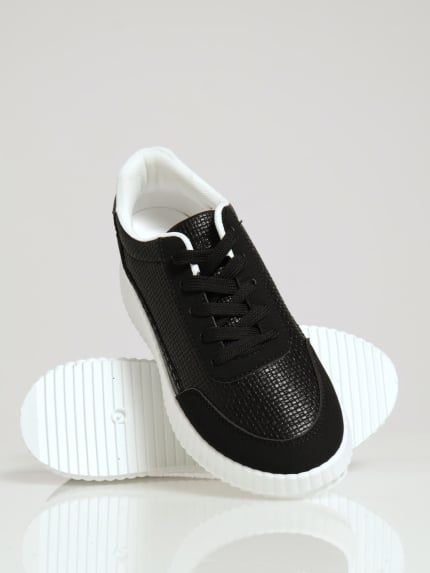 Platform Retro Lace Up Sneaker - Black