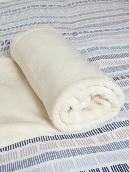 Plain Flannel Blanket 125x152cm - Off White
